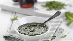 Product Lifestyle Image of Chefs' Selections Mint Sauce